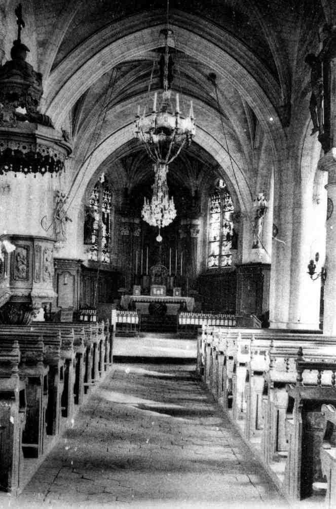 Intérieur de l'église avant destruction